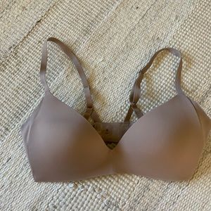 Lululemon bra 36C